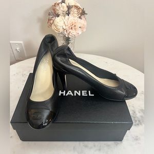 Chanel Scrunch Patent and Calf Leather Pumps